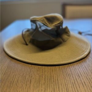 Men's Tan Sun Hat with stay on cord 🌞